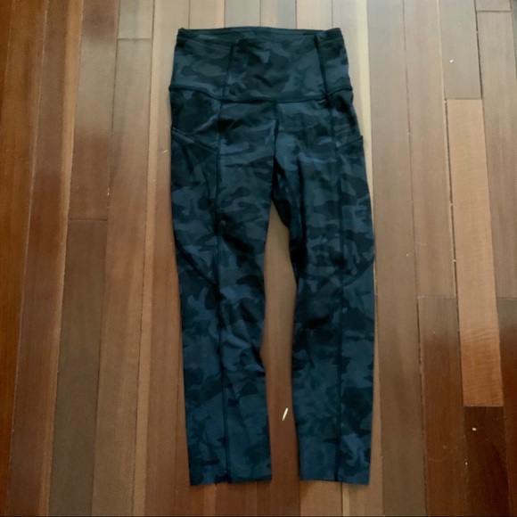NWOT Lululemon Fast and Free Crop II 19" *Non-Refl - Picture 2 of 6